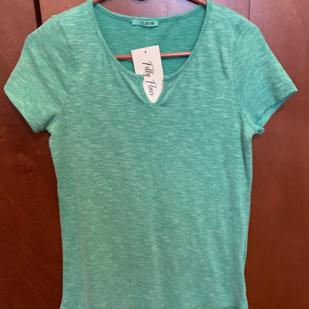 Green short sleeve top